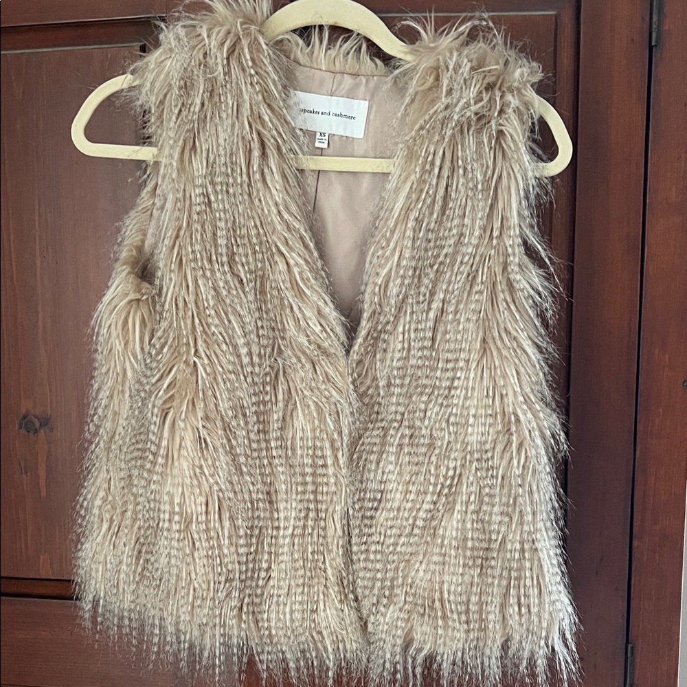 cupcakes & cashmere Tan Faux Fur Vest
